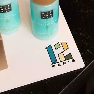 Le 12 Отель Париж